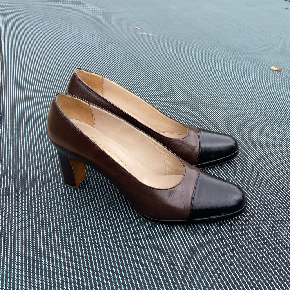 CHANEL Classic Black and Brown Heels Pumps 38 Listed as 37.5 - Picture 4 of 7
